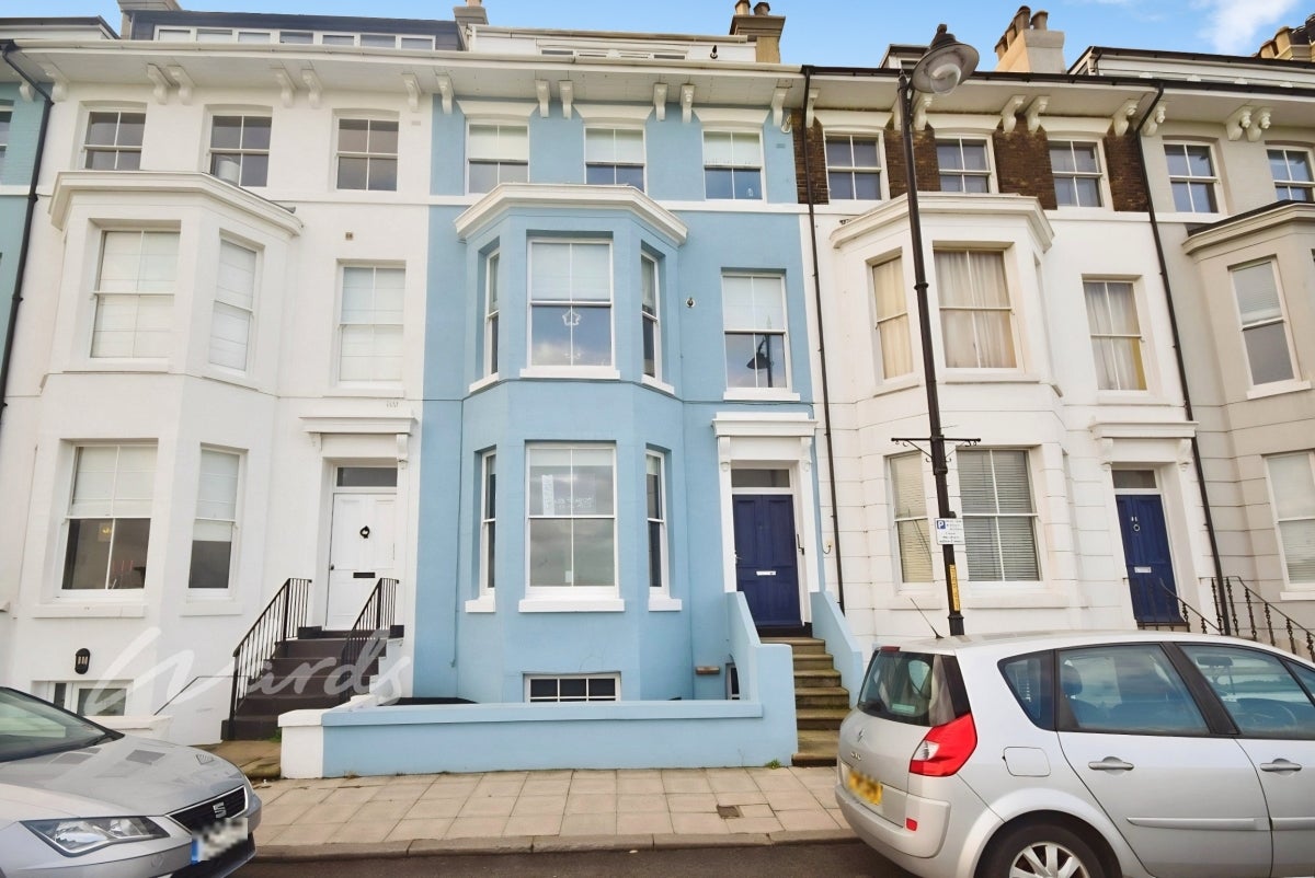 Flat The Strand in Dover