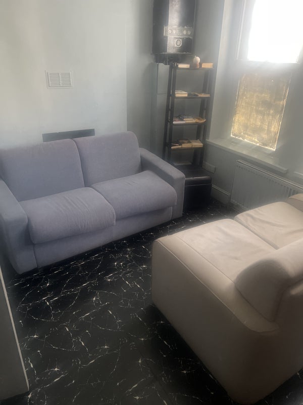 Flat Coldharbour Lane in Greater London