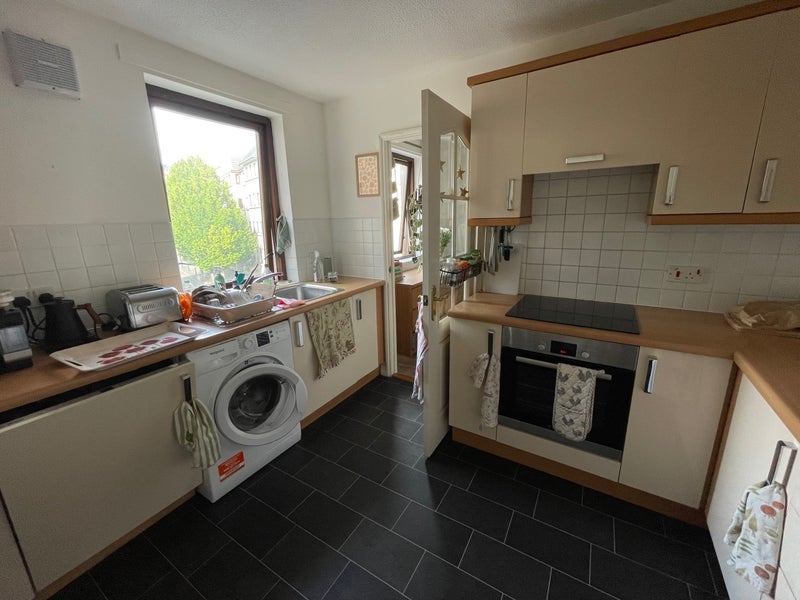 Room West Bryson Road in City of Edinburgh