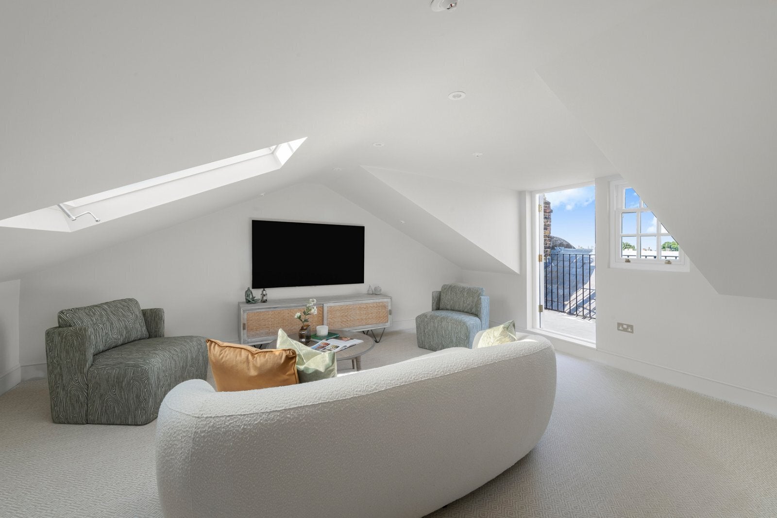 Flat Pembridge Gardens in Greater London