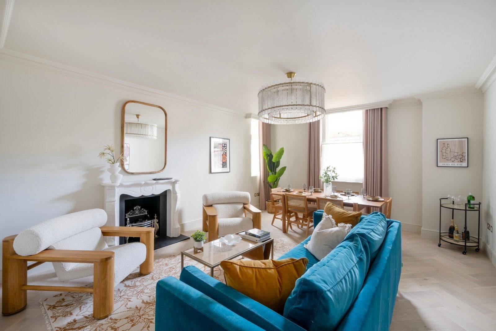 Flat Pembridge Gardens in Greater London