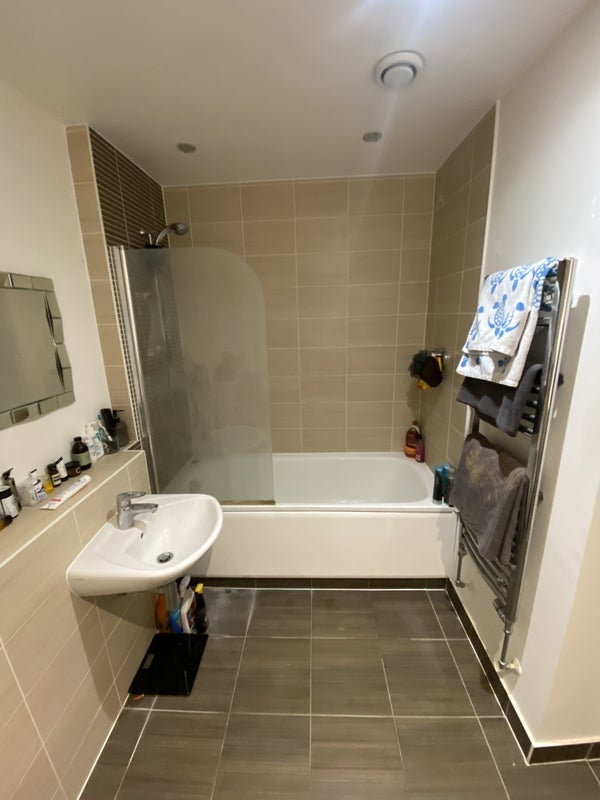 Room Ross Way in Greater London