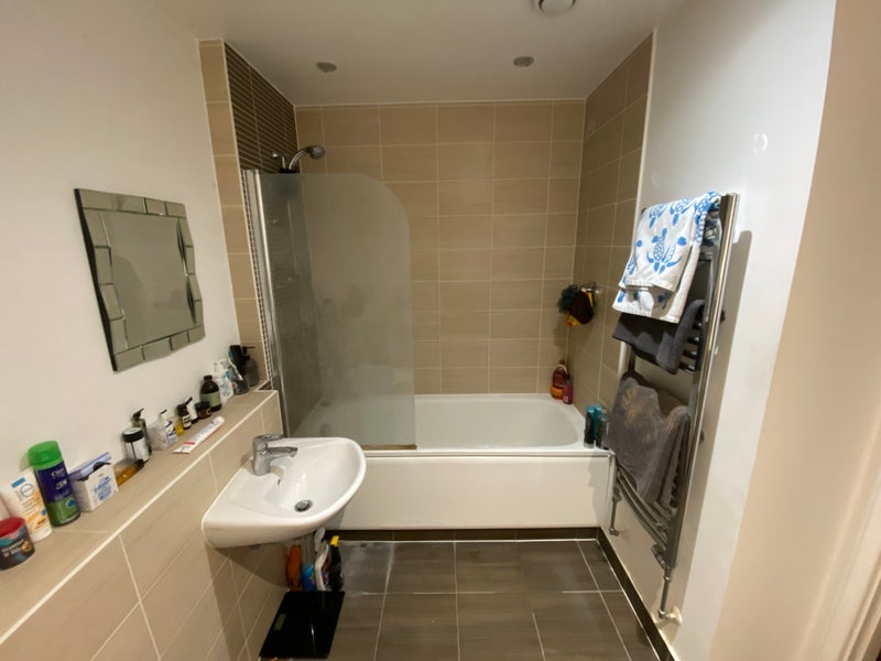 Room Ross Way in Greater London