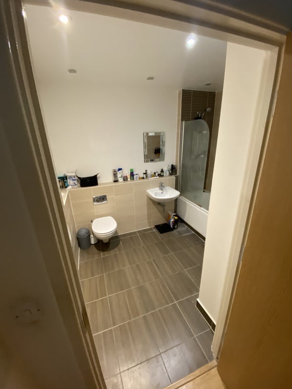 Room Ross Way in Greater London