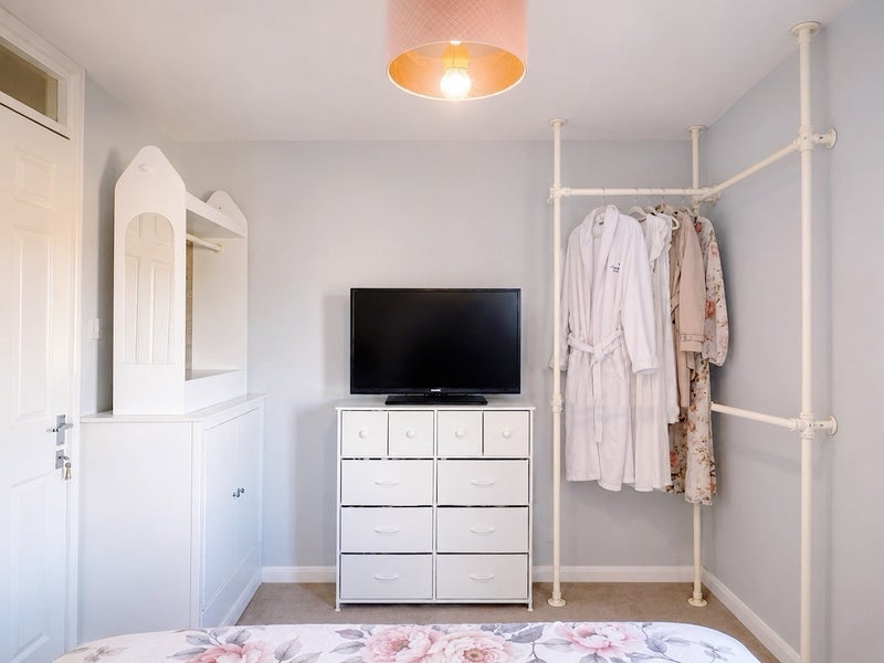 Room Pixton Way in Greater London