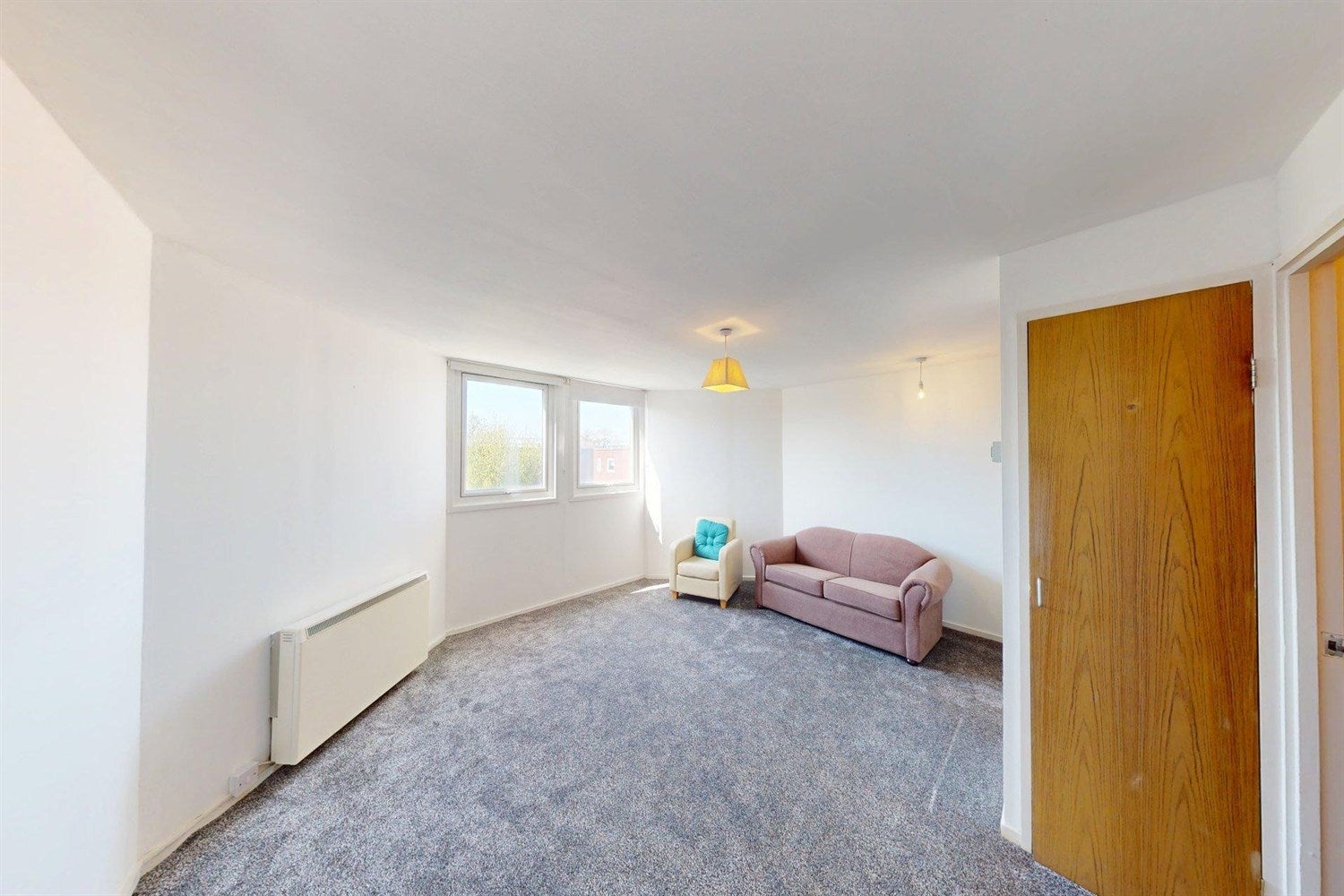 Flat Snakes Lane West in Greater London