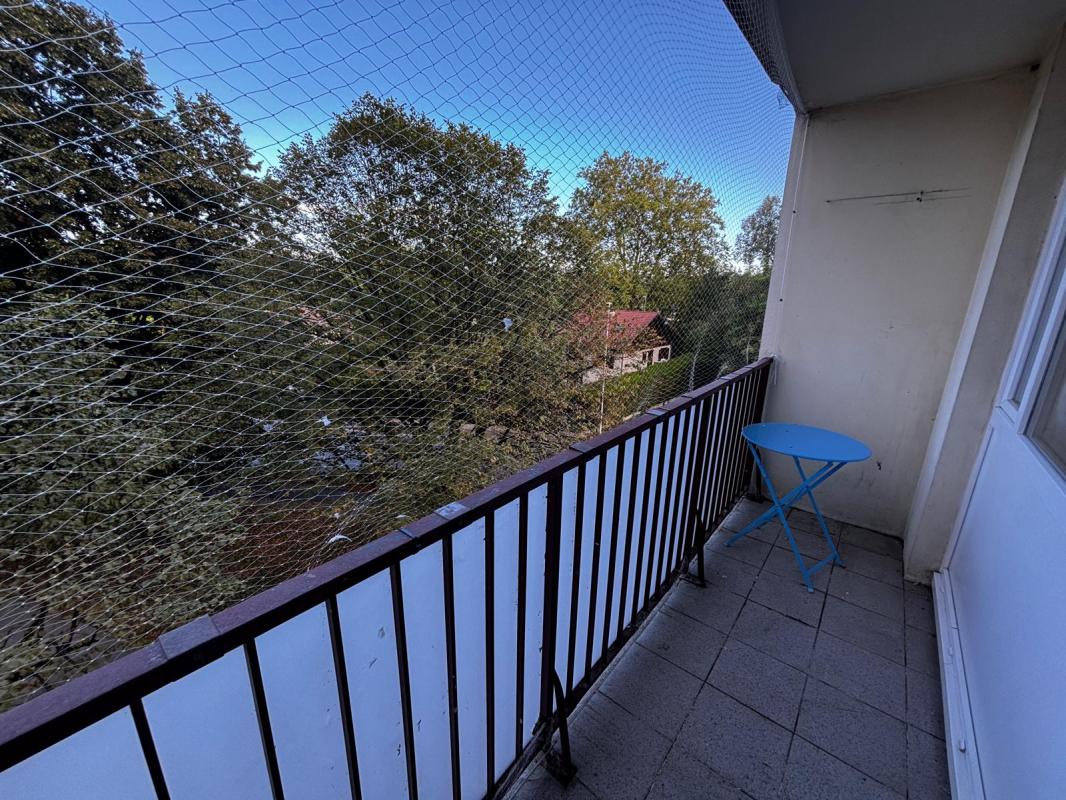 Flat Rue du Lieutenant Yvan Genot in Gaillard