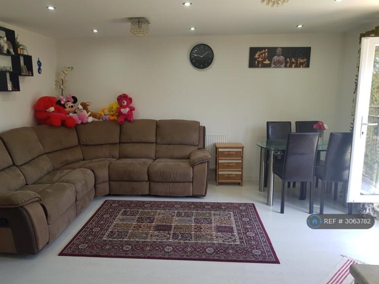 Flat Broadhurst Place in Basildon