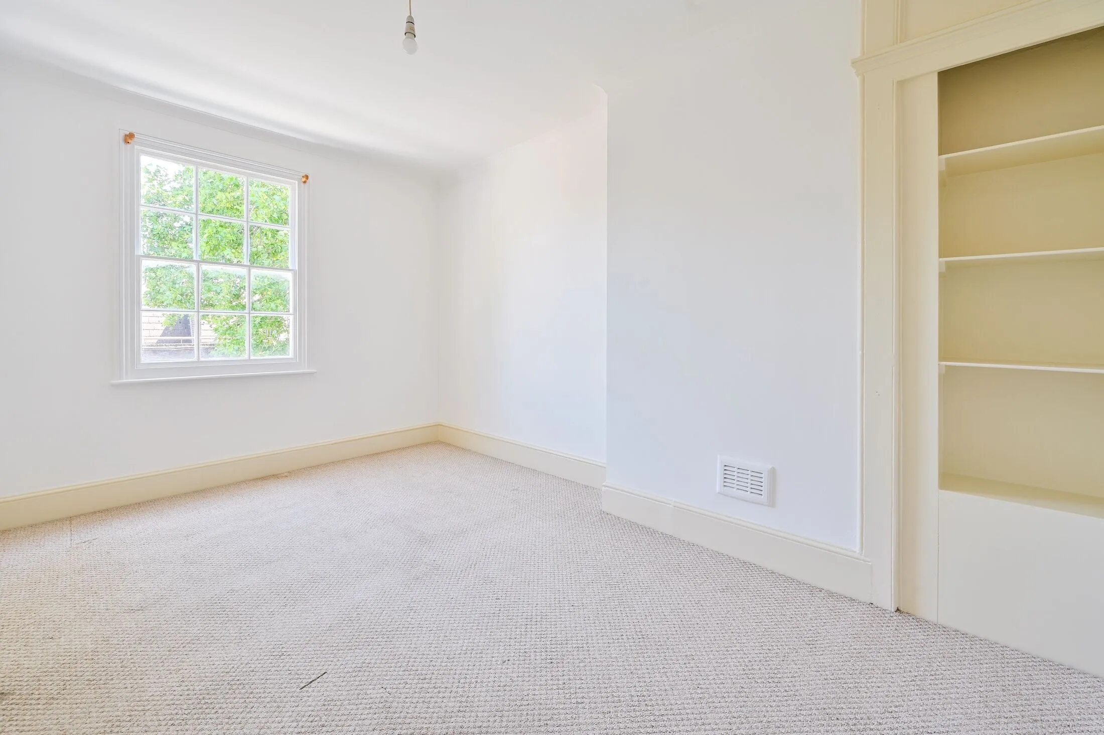 Flat Denmark Hill in Greater London