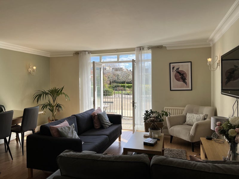 Flat Falmouth Road in Greater London