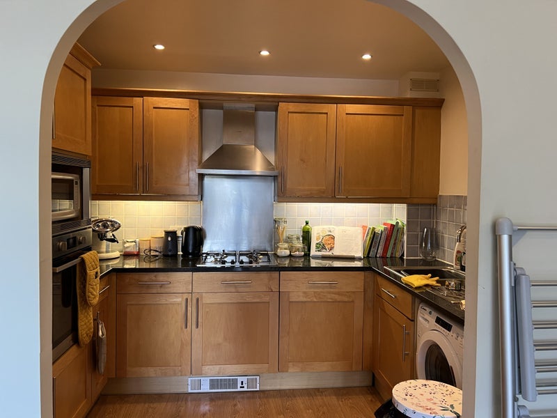 Flat Falmouth Road in Greater London