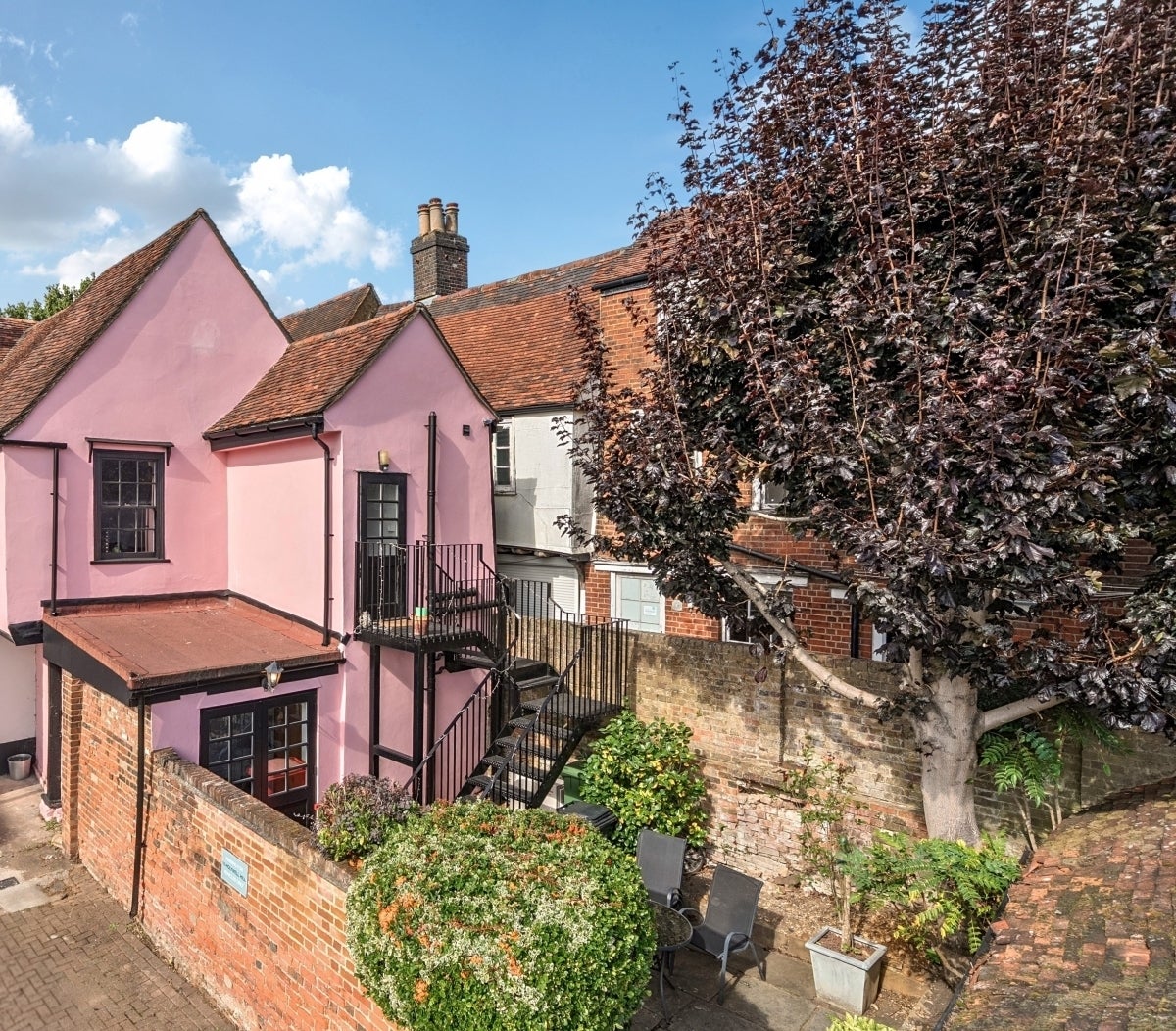 Flat Holywell Hill in St Albans