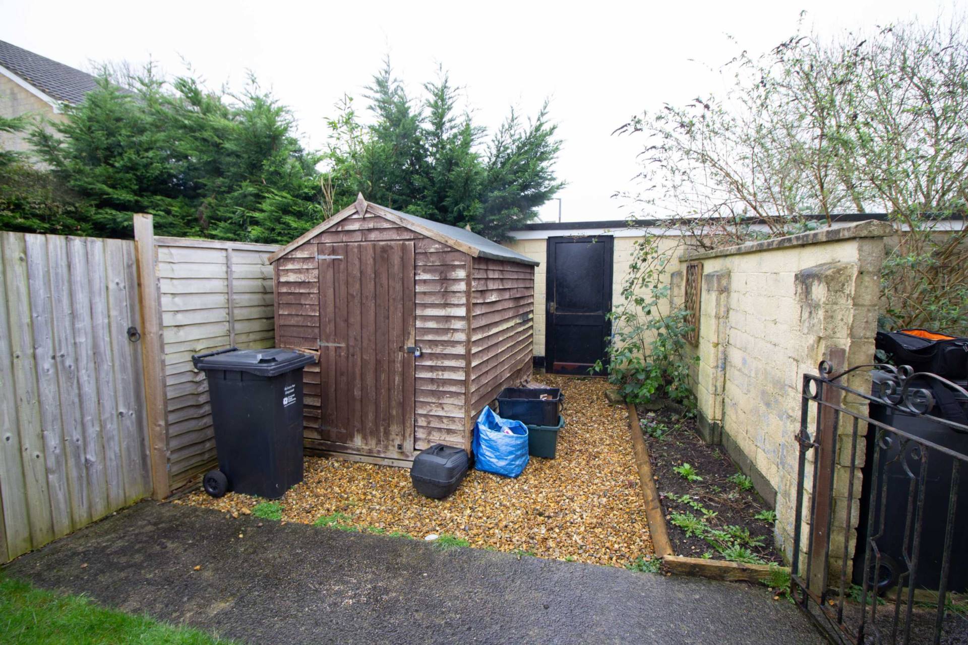 Flat Marston Close in Frome