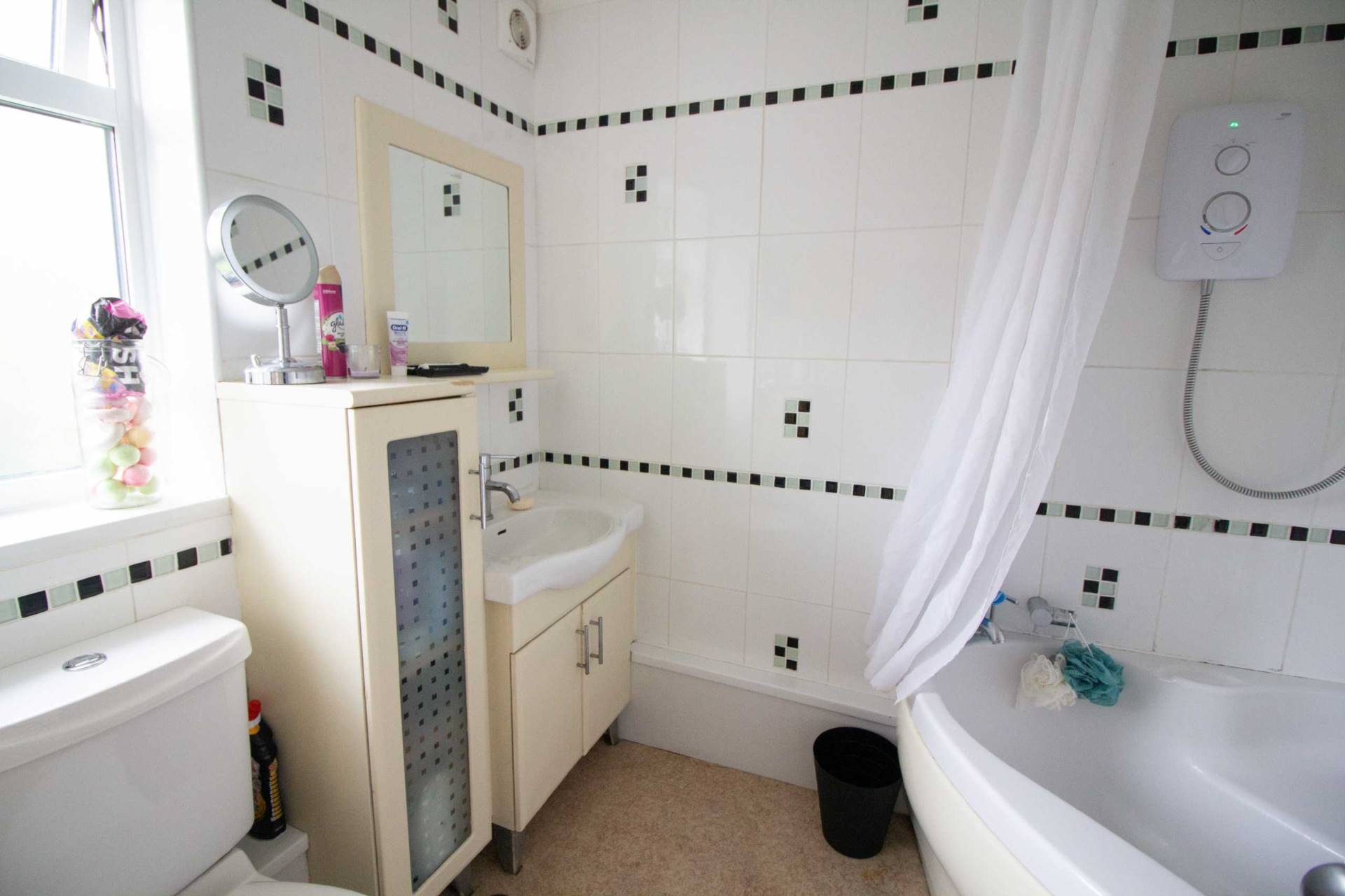 Flat Marston Close in Frome