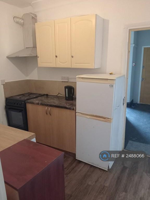 Flat Victoria Road in Greater London