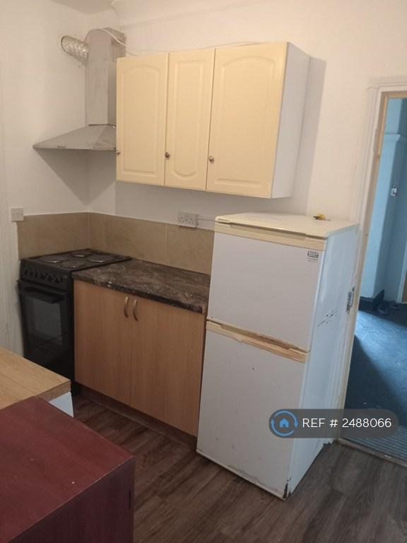 Flat Victoria Road in Greater London