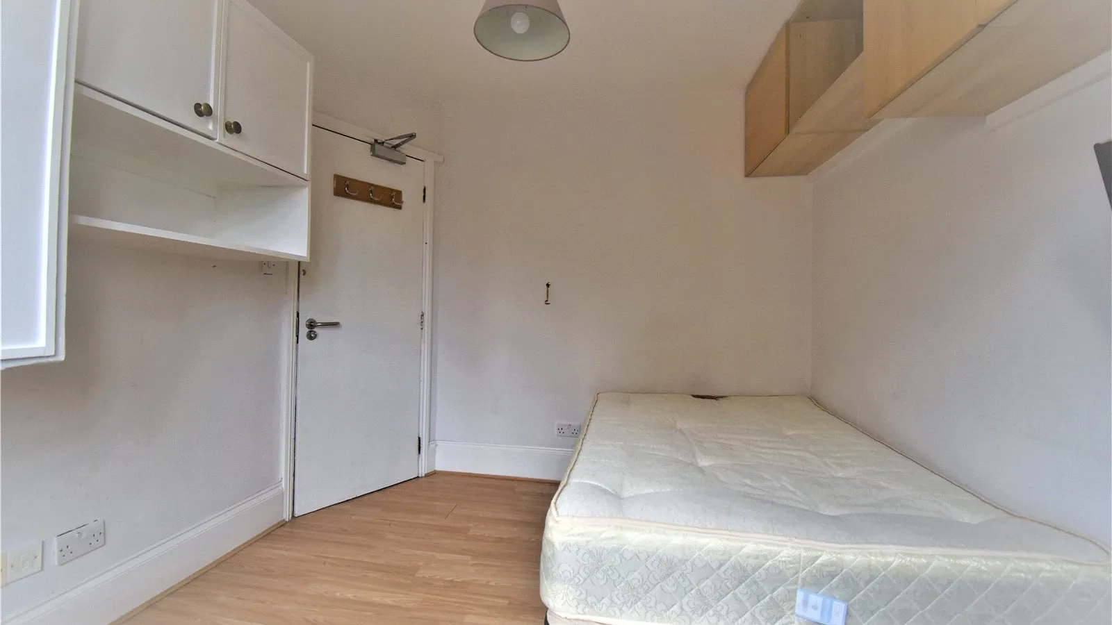 Room Coleridge Road in Greater London