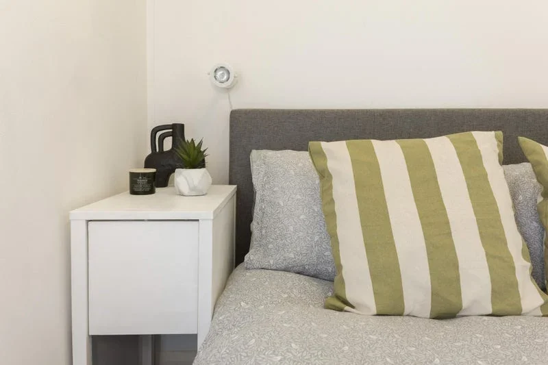 Flat Wheat Sheaf Close in Greater London