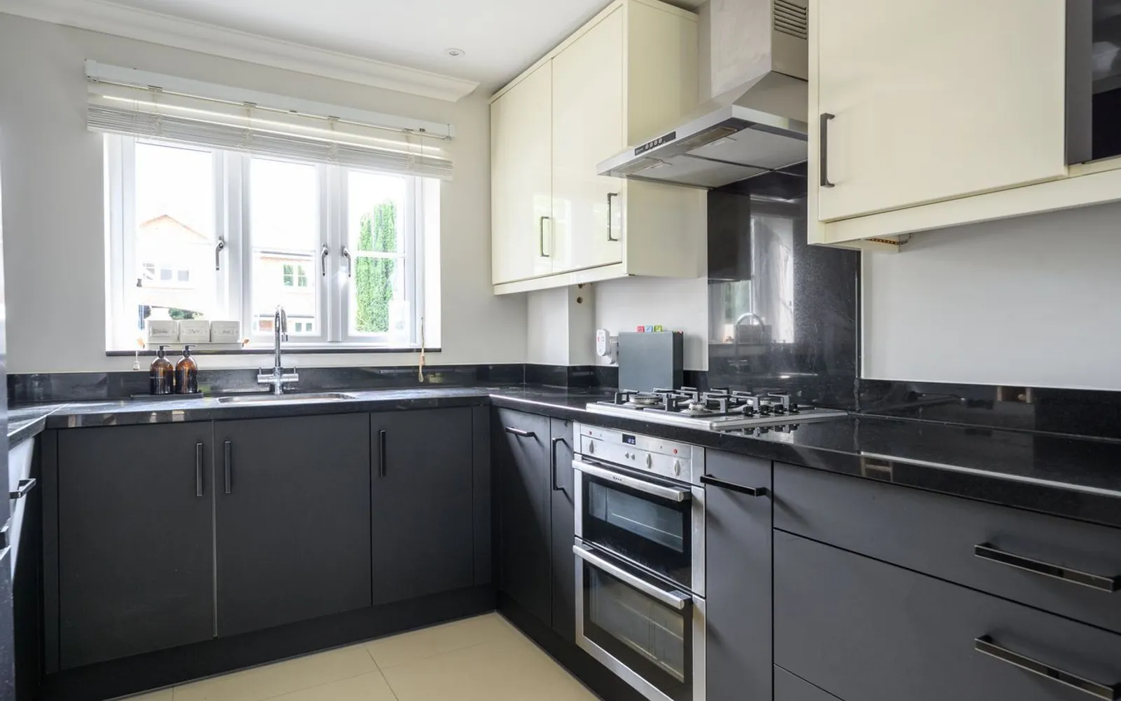 House Carlcott Close in Elmbridge