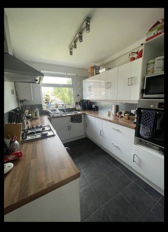 Room Tenda Road in Greater London