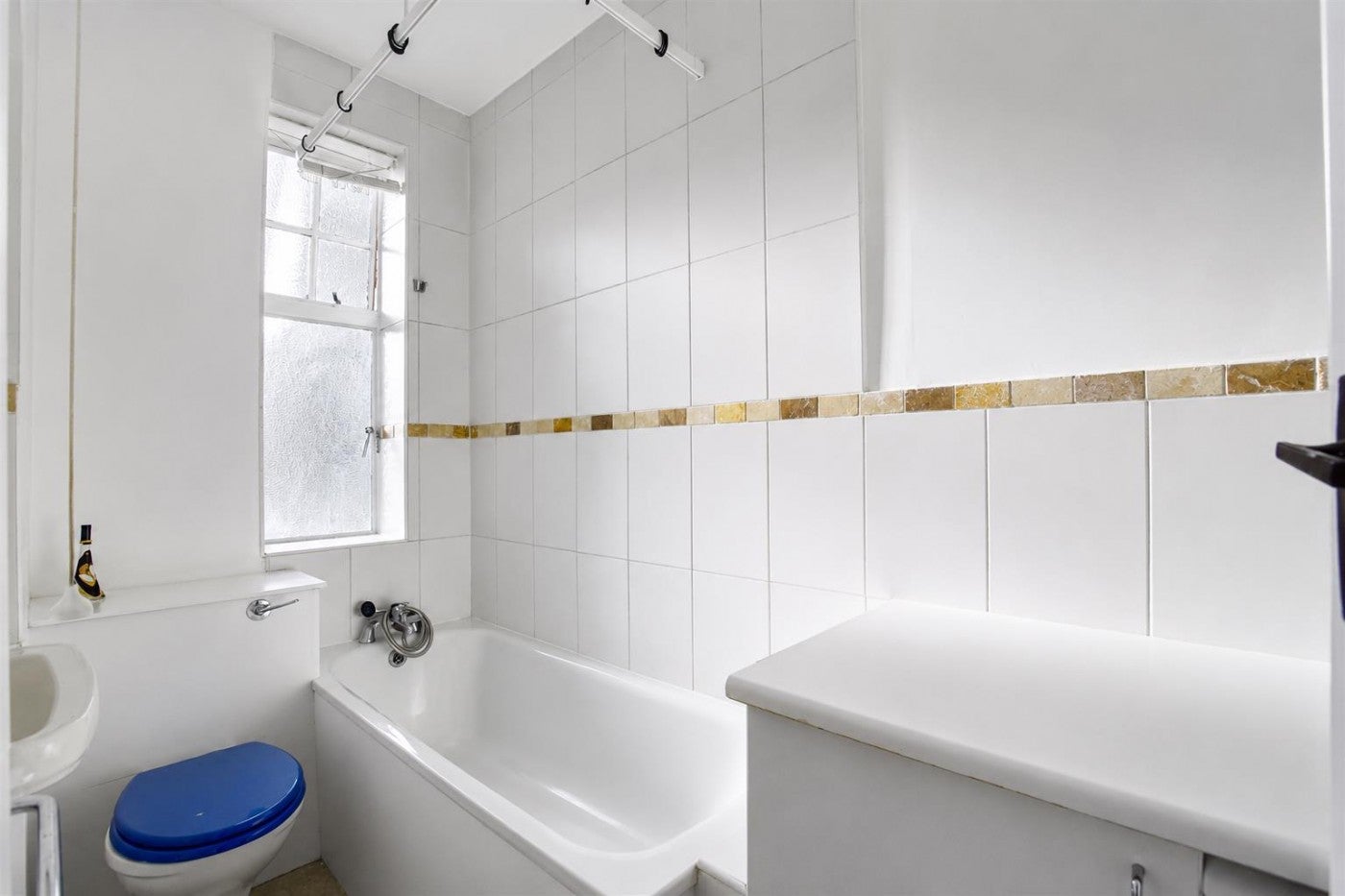 Flat Belsize Grove in Greater London