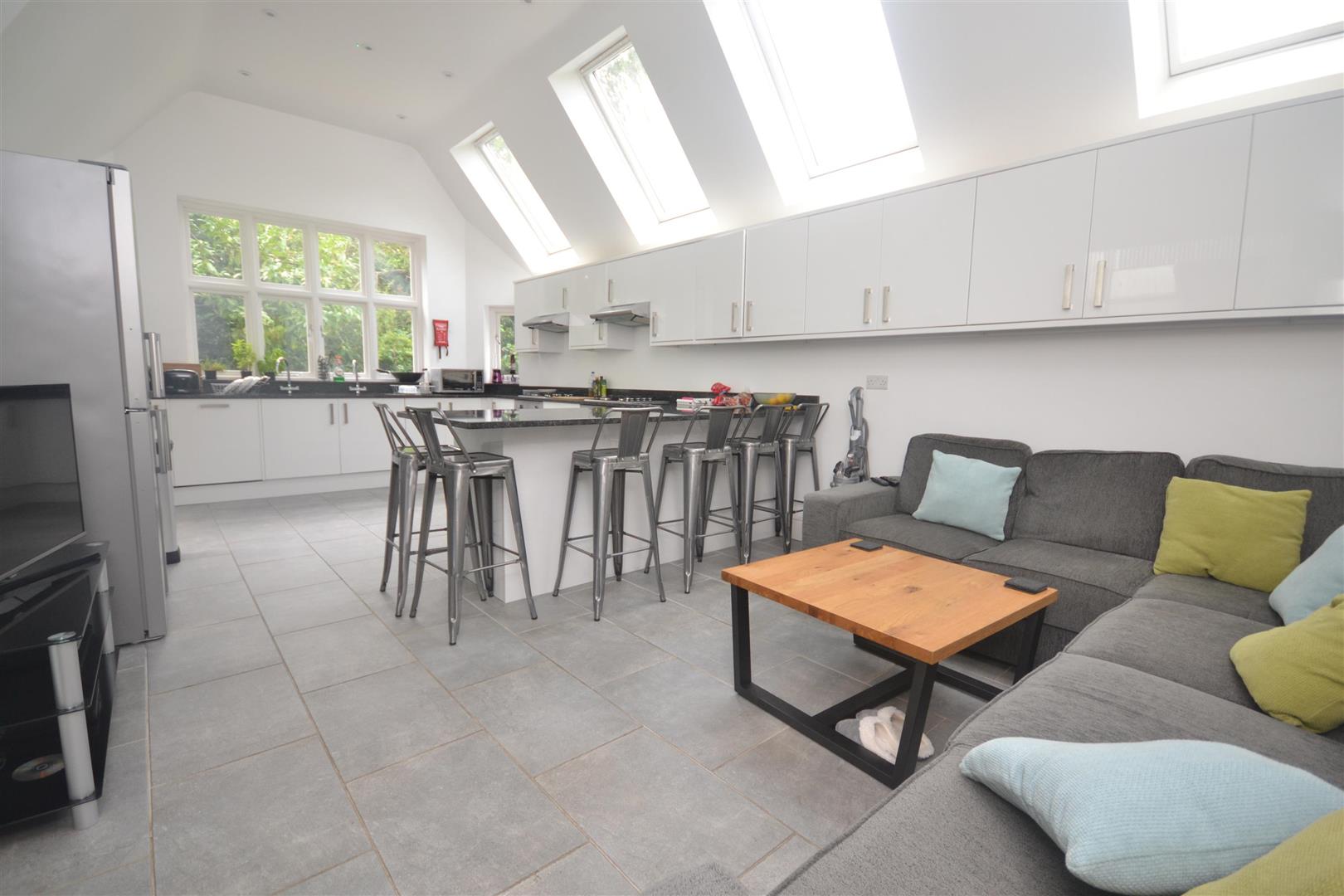 Flat Redlands Road in Reading