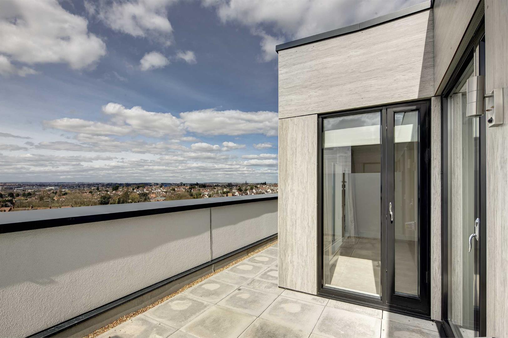 Flat Finchley Road in Greater London