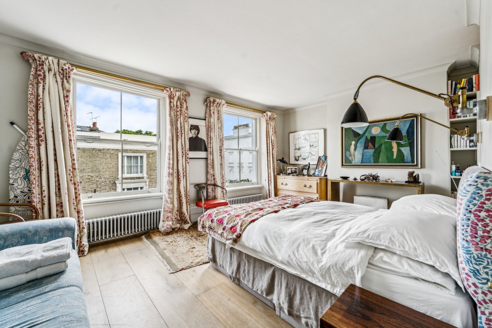 Flat Elgin Crescent in Greater London