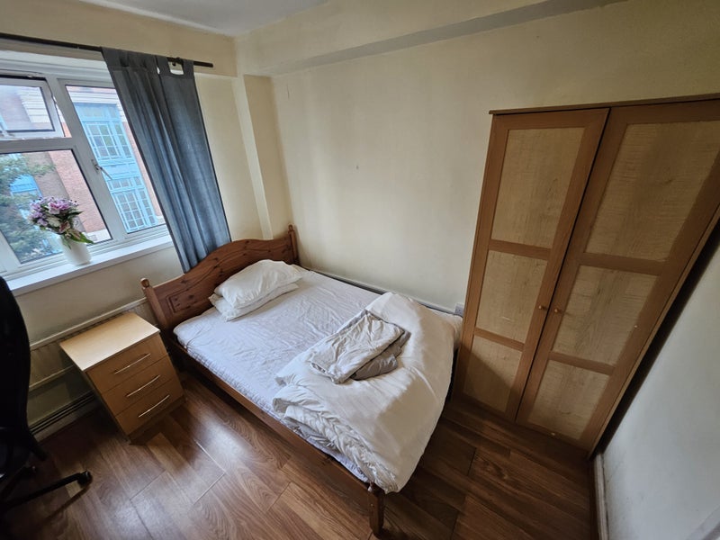Room Harrison Street in Greater London