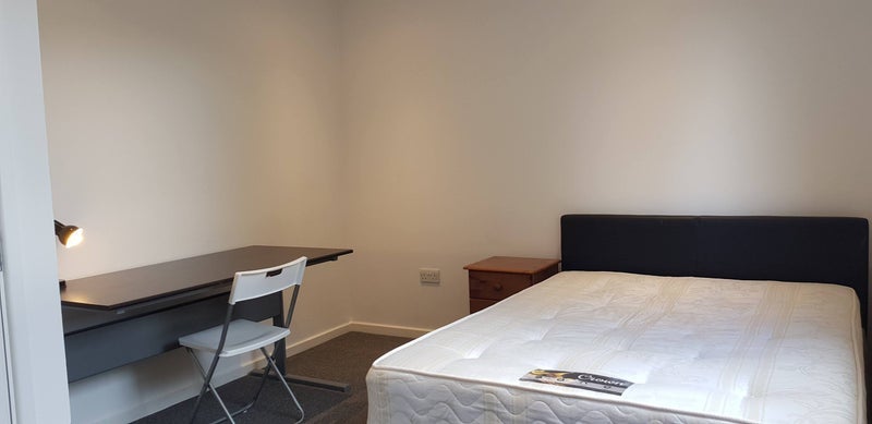 Room Surr Street in Greater London
