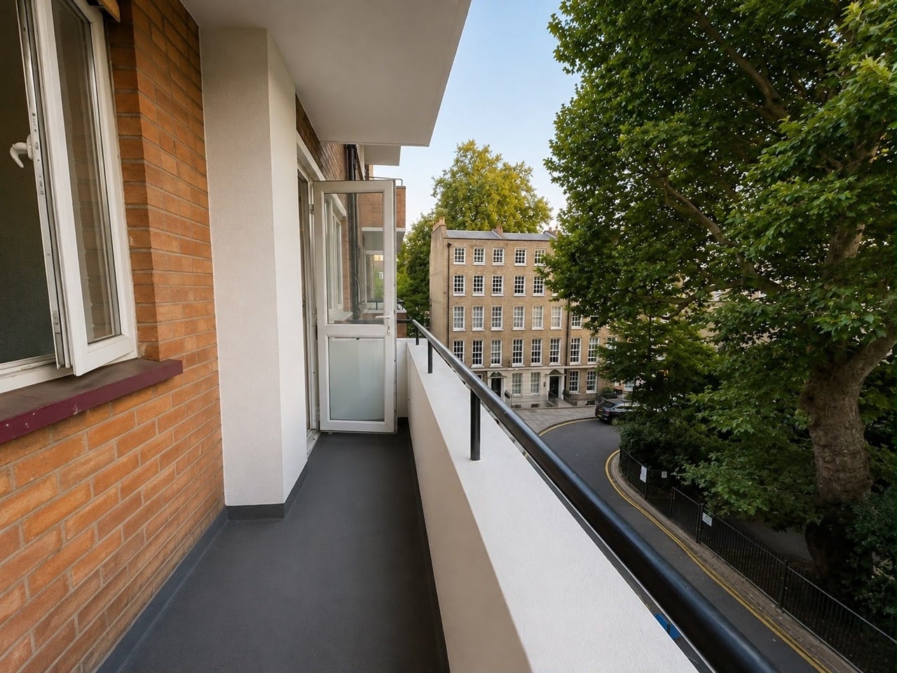 Room Nelson Square in Greater London