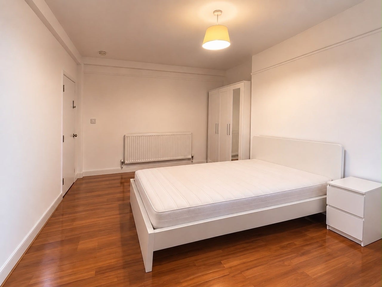 Room Nelson Square in Greater London