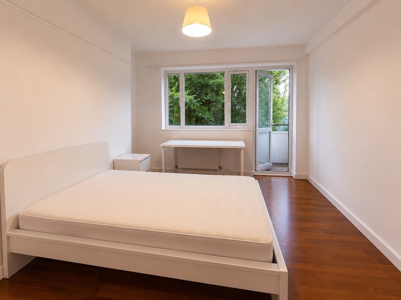 Room Nelson Square in Greater London