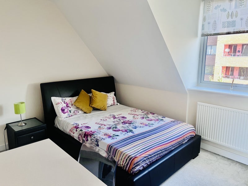 Room Ladysmith Road in Greater London