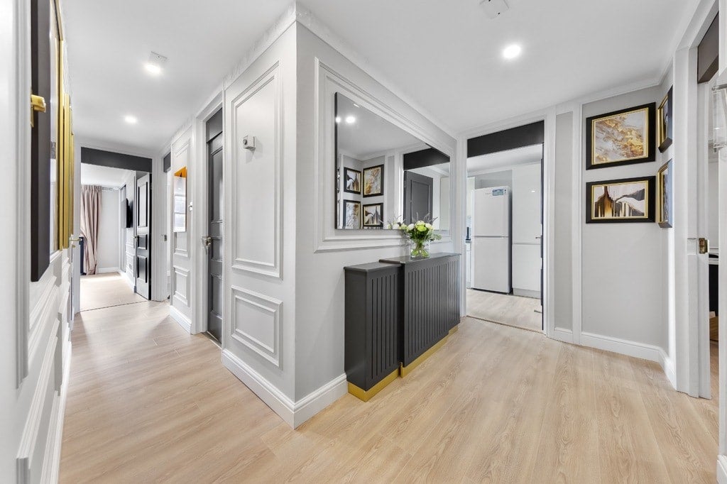 Flat Queensborough Terrace in City of Westminster