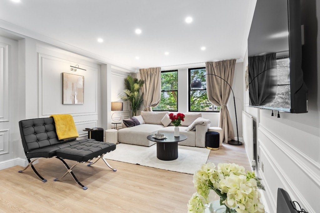 Flat Queensborough Terrace in City of Westminster