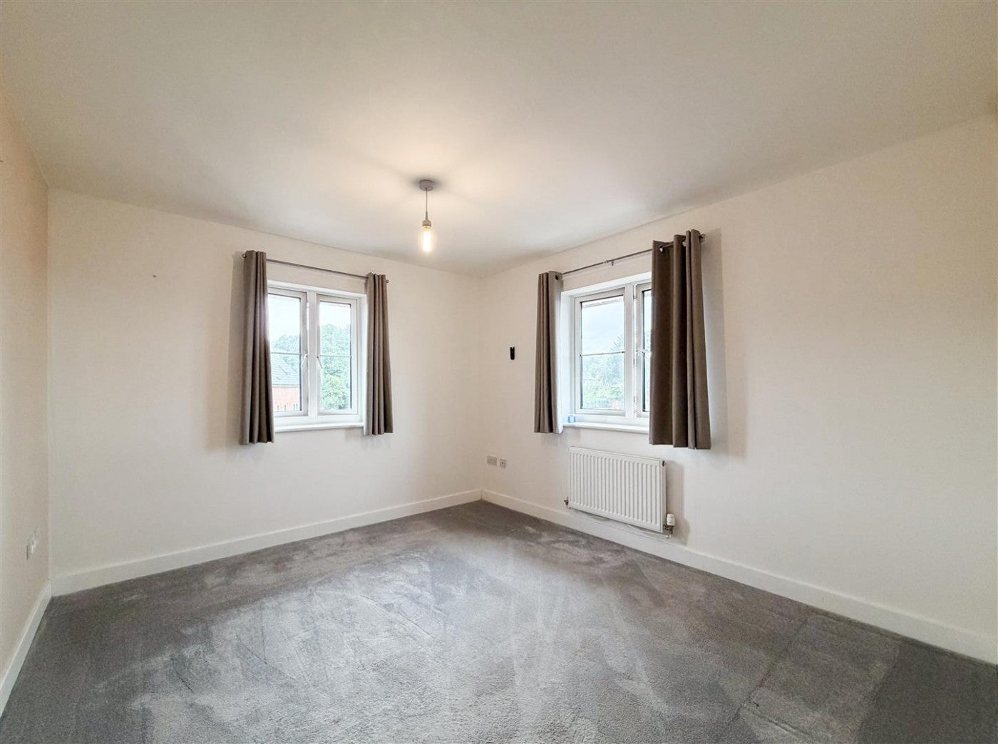 Flat Waterers Way in Surrey Heath