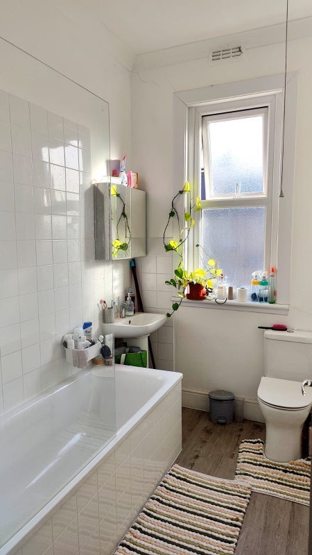 Flat Cleveland Park Crescent in Greater London