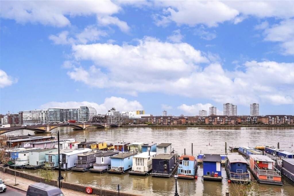House Cheyne Walk in Greater London