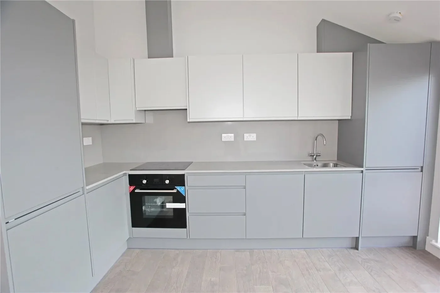 Flat Taylor Close in Greater London