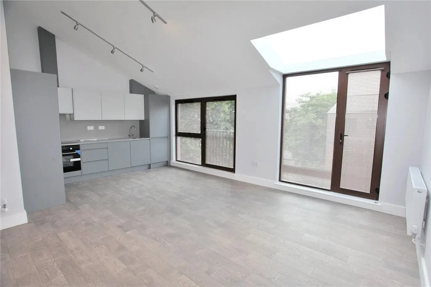 Flat Taylor Close in Greater London