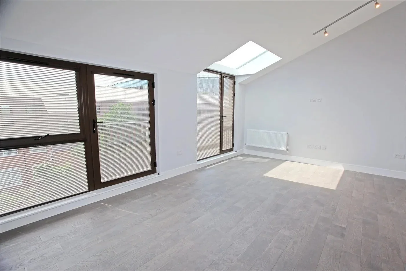 Flat Taylor Close in Greater London