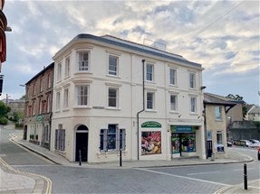 Flat East Hill in St. Austell