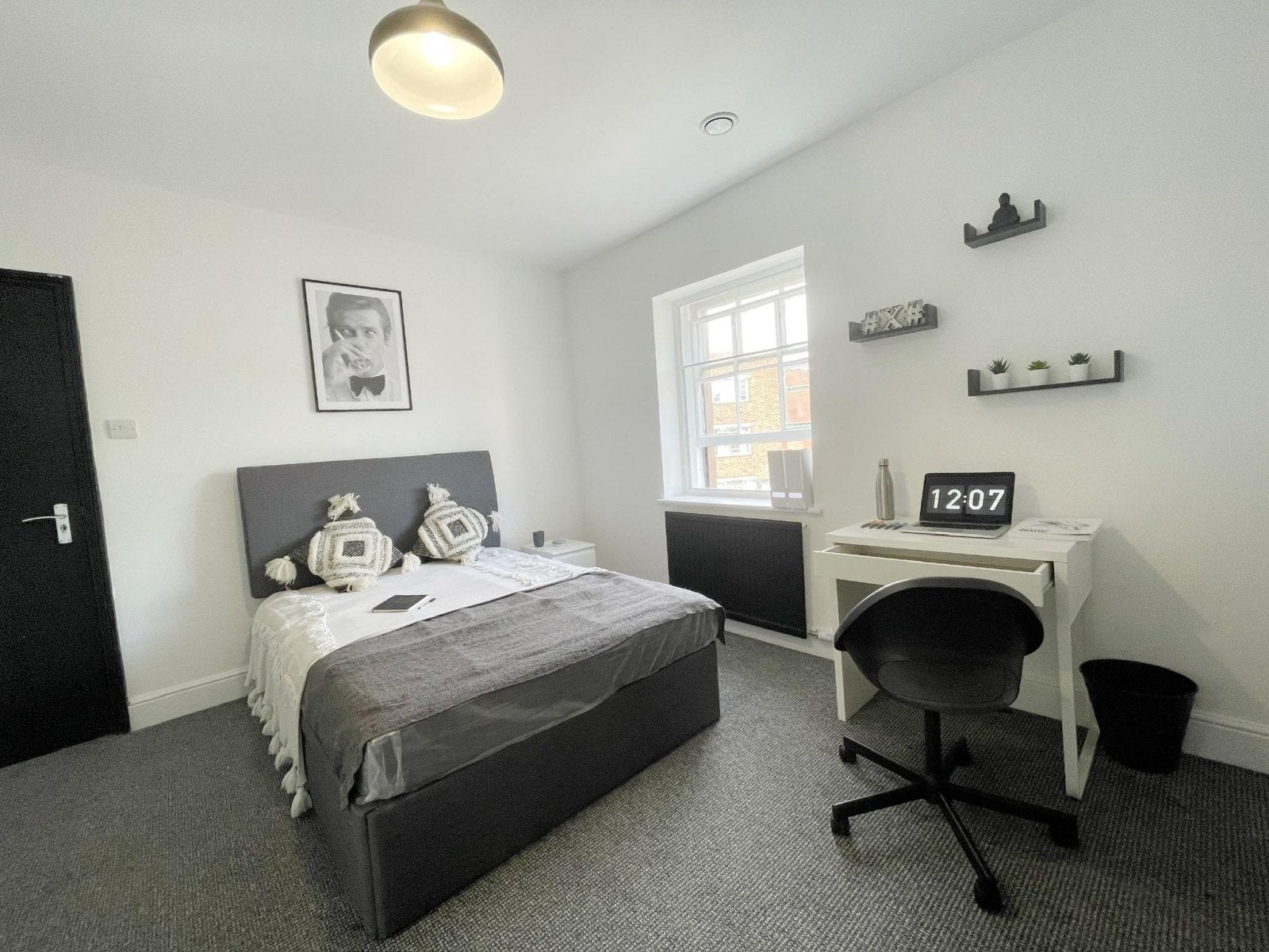 Room Cliftonville Road in Northampton