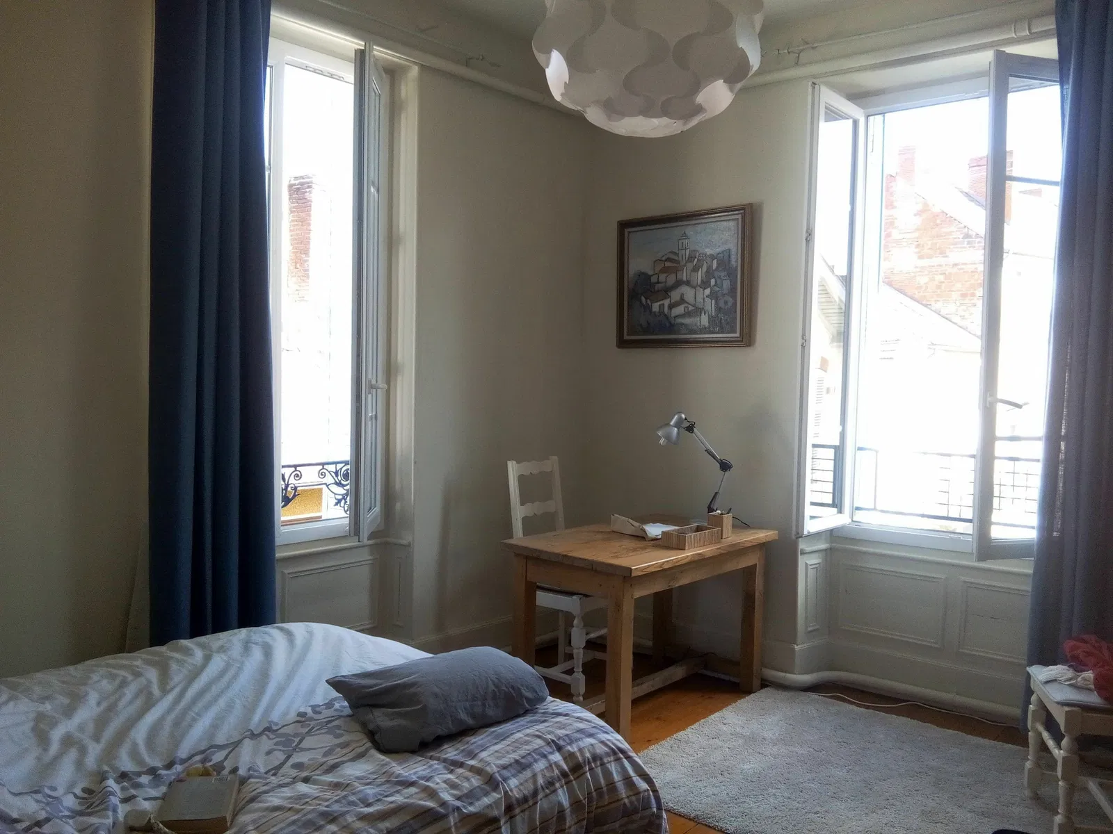 Chambre Avenue des Célestins à Vichy
