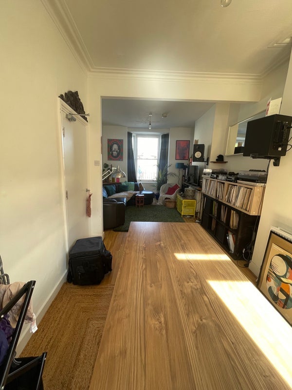 Room Nigel Road in Greater London
