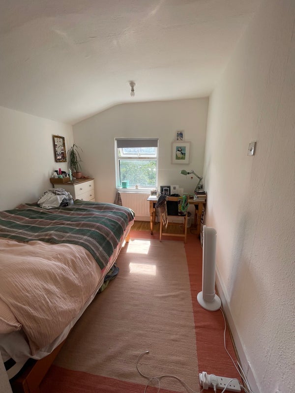 Room Nigel Road in Greater London