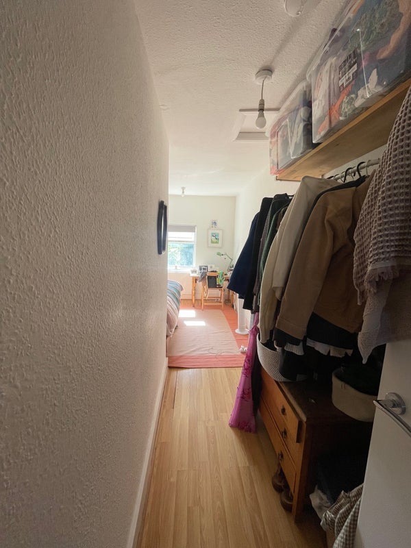 Room Nigel Road in Greater London