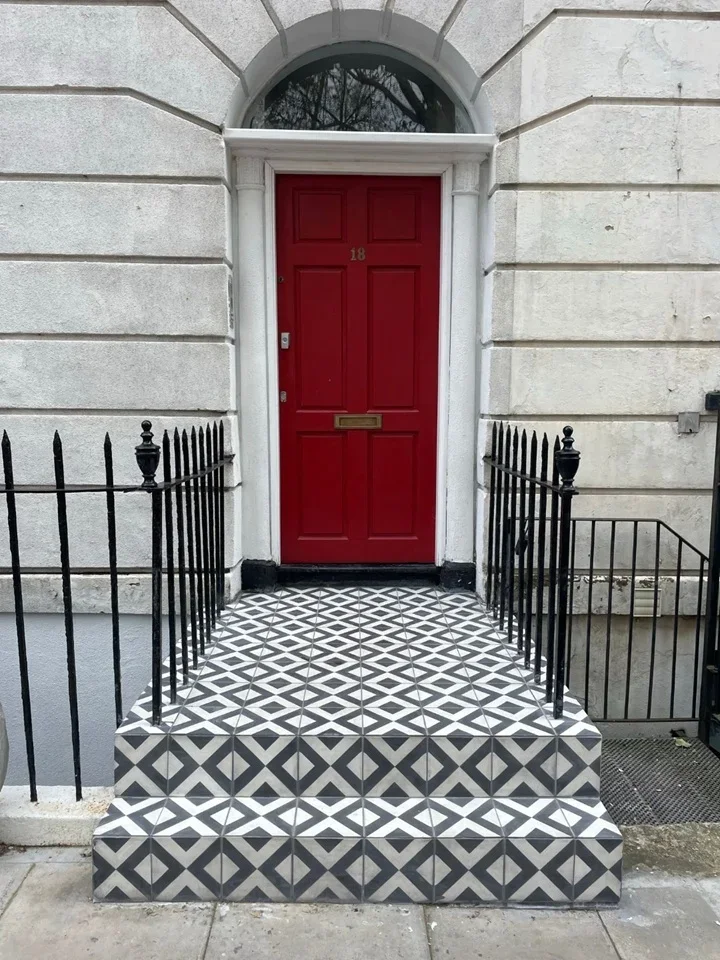 Flat Ford Square in Greater London