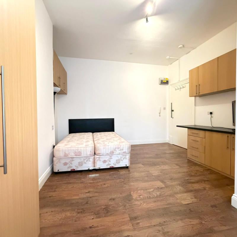 Flat Quex Road in London